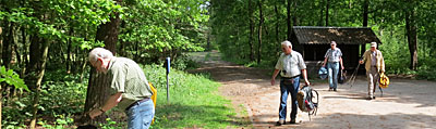 Schuilhut met banken