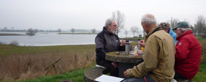Koffiepauze aan de Rijndijk